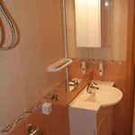 Apartman Modern Eingerichtete Orange By Interhome Komarna