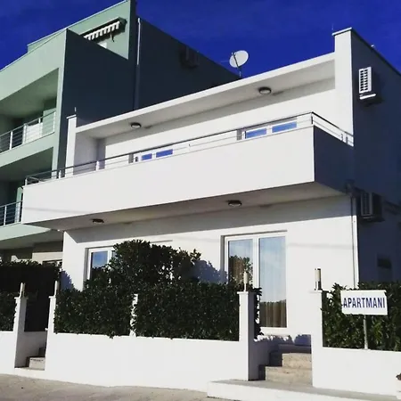 Apartament Modern Eingerichtete Orange By Interhome *