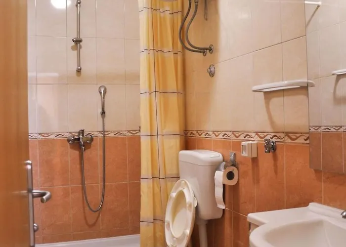 Modern Eingerichtete Orange By Interhome Apartament Komarna